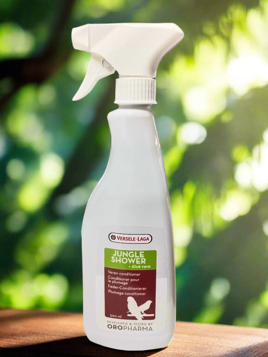 Jungle Shower - Versele-Laga 

 Oropharma Jungle Shower is a spray with Aloe vera for glossy plumage and healthy skin. This care product cleans the feathers, restores the balance o