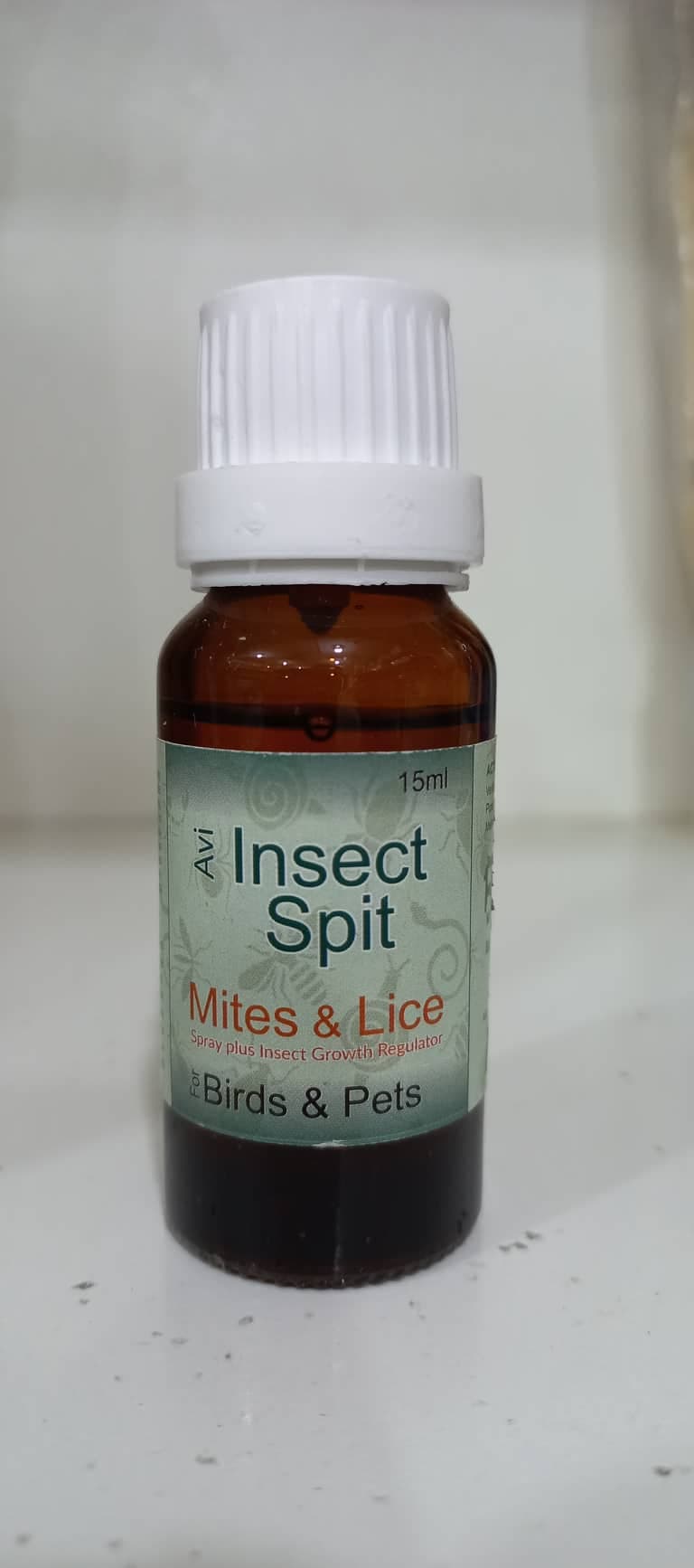 AVI Insect spit 

 Avi Insect Spit Liquid Poisson based liquid spray jo k her terha ki flying / crawling insect ko marrny aur 15 sy 20 din tk un sy bechye rehny k lie mozu tareen h