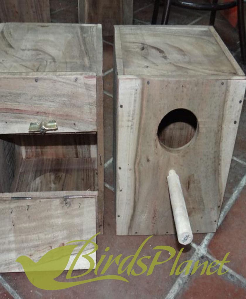 Solid Wood Breeding Box for Budgies & Finches 

 Very fine breeding boxes with Concave.

 Hight: 8 inch
 Width: 6.5 inch