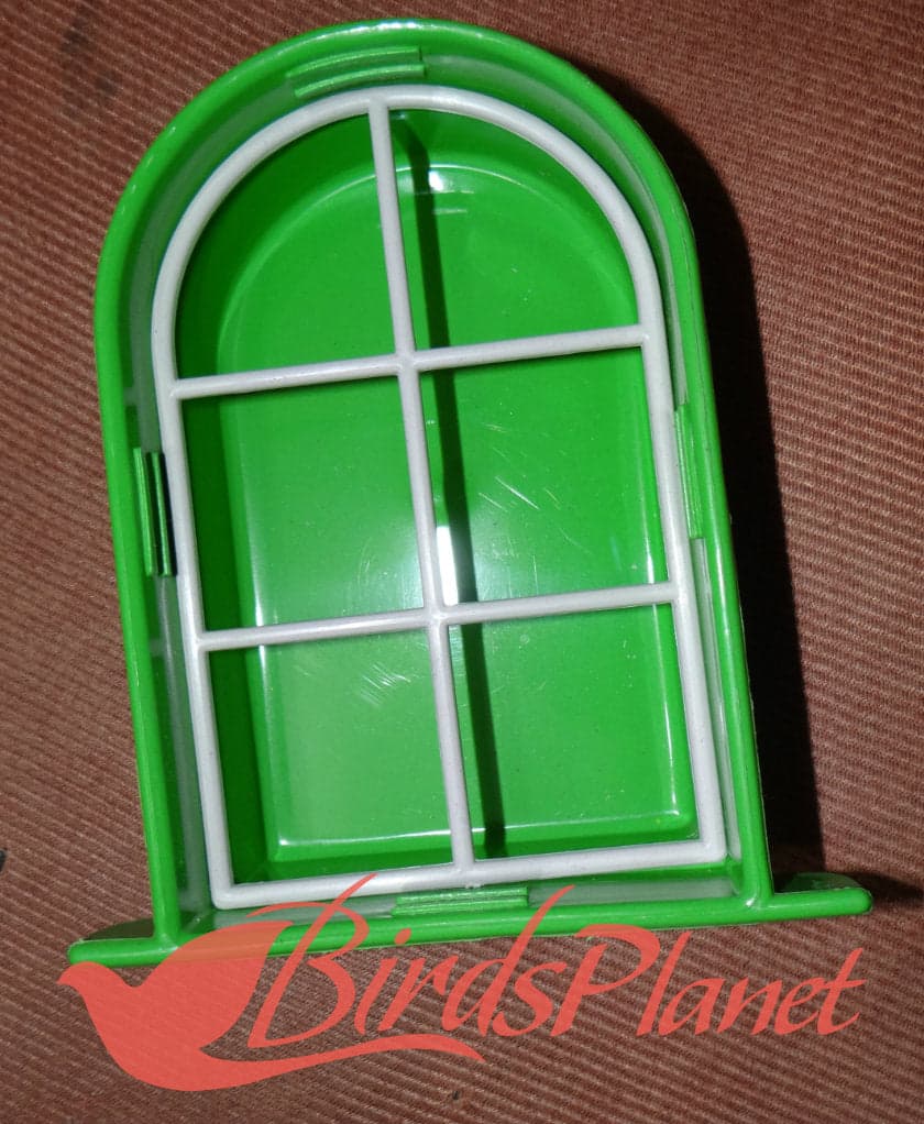 Feed Bowl with Grill Small Pot Size

 Color (Green and White)